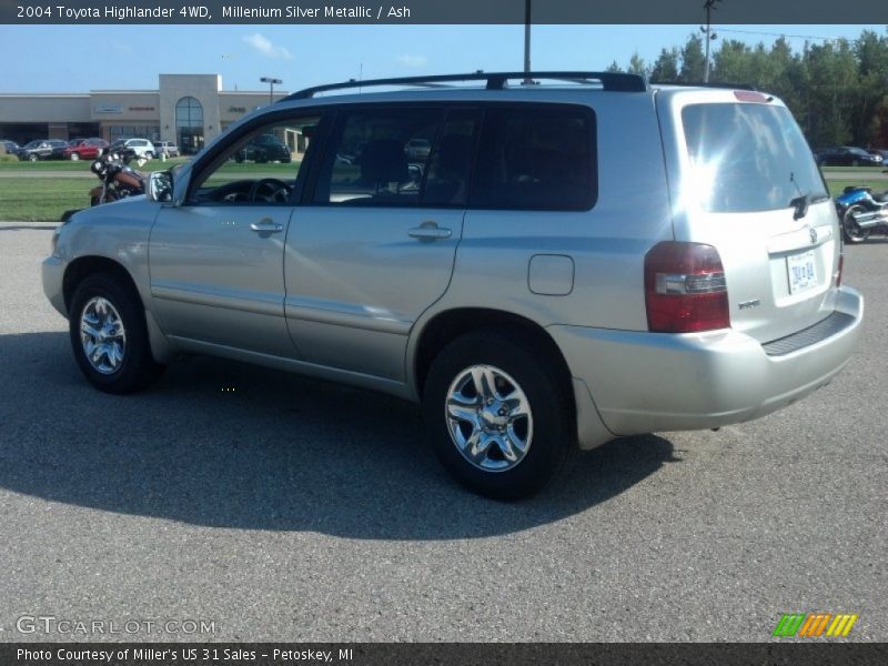 Millenium Silver Metallic / Ash 2004 Toyota Highlander 4WD