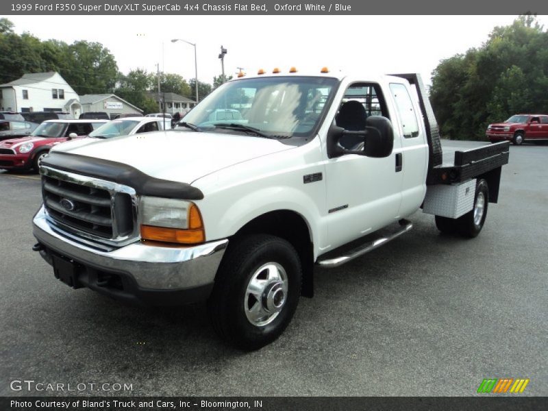 Oxford White / Blue 1999 Ford F350 Super Duty XLT SuperCab 4x4 Chassis Flat Bed