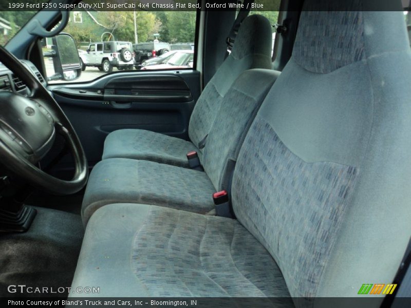 Oxford White / Blue 1999 Ford F350 Super Duty XLT SuperCab 4x4 Chassis Flat Bed
