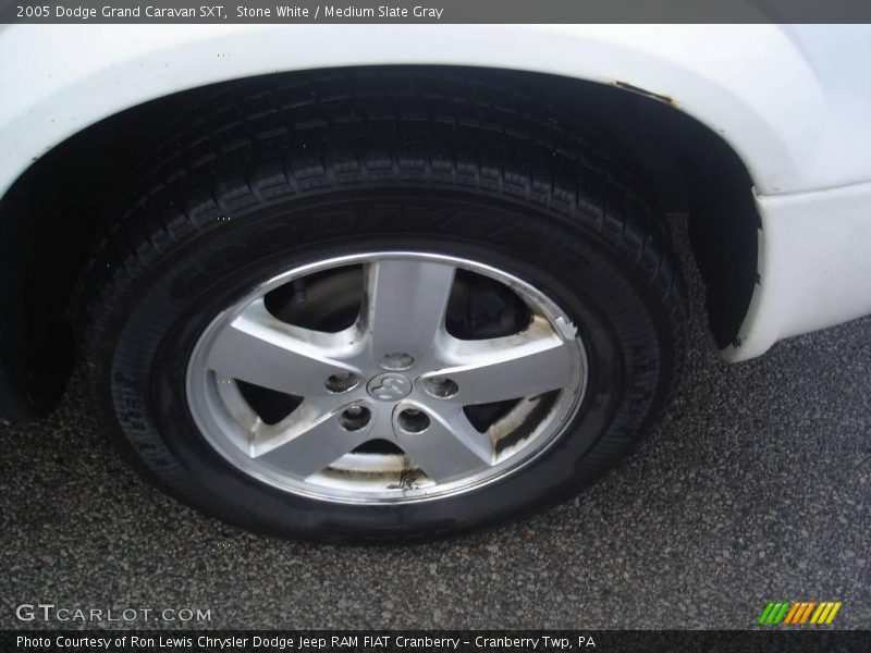 Stone White / Medium Slate Gray 2005 Dodge Grand Caravan SXT