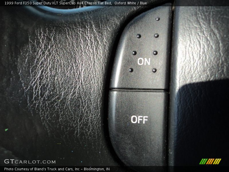 Oxford White / Blue 1999 Ford F350 Super Duty XLT SuperCab 4x4 Chassis Flat Bed