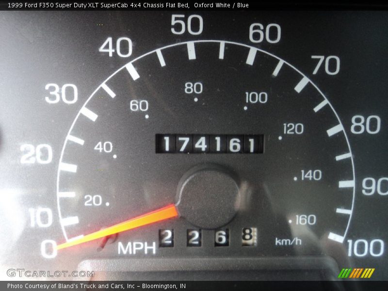 Oxford White / Blue 1999 Ford F350 Super Duty XLT SuperCab 4x4 Chassis Flat Bed