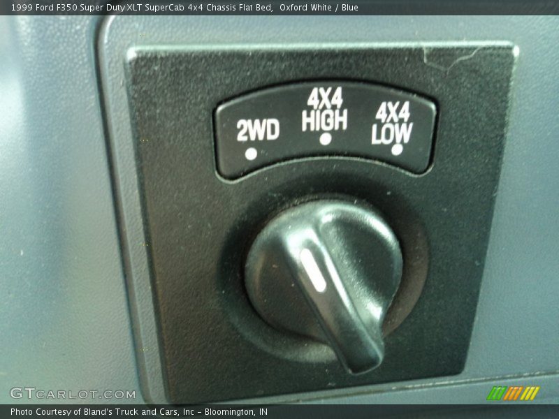 Oxford White / Blue 1999 Ford F350 Super Duty XLT SuperCab 4x4 Chassis Flat Bed