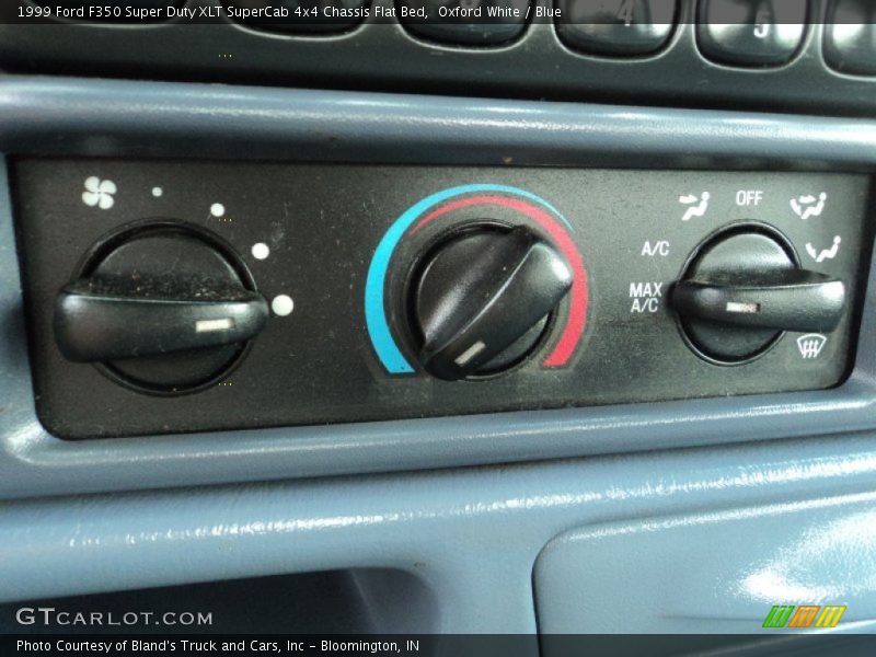 Oxford White / Blue 1999 Ford F350 Super Duty XLT SuperCab 4x4 Chassis Flat Bed