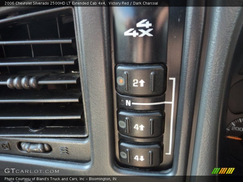 Victory Red / Dark Charcoal 2006 Chevrolet Silverado 2500HD LT Extended Cab 4x4