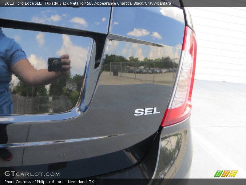 Tuxedo Black Metallic / SEL Appearance Charcoal Black/Gray Alcantara 2013 Ford Edge SEL