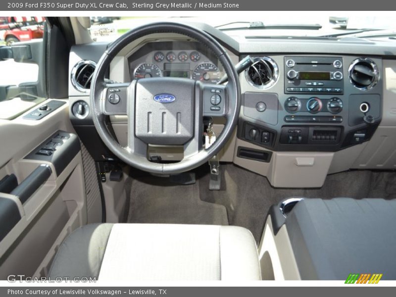 Dashboard of 2009 F350 Super Duty XL Crew Cab