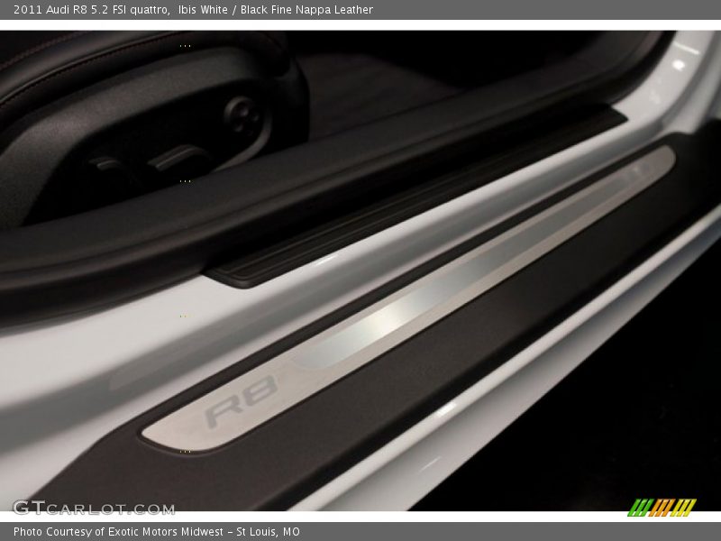 Ibis White / Black Fine Nappa Leather 2011 Audi R8 5.2 FSI quattro