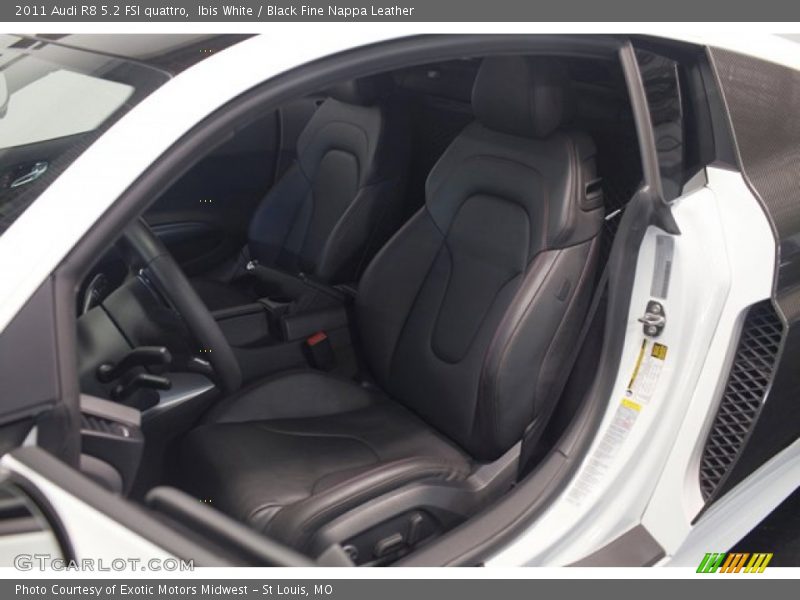 Front Seat of 2011 R8 5.2 FSI quattro