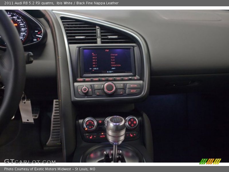 Controls of 2011 R8 5.2 FSI quattro