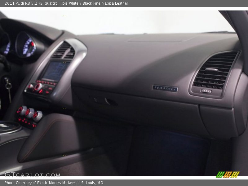 Ibis White / Black Fine Nappa Leather 2011 Audi R8 5.2 FSI quattro