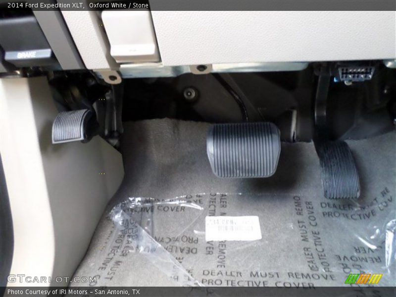Oxford White / Stone 2014 Ford Expedition XLT