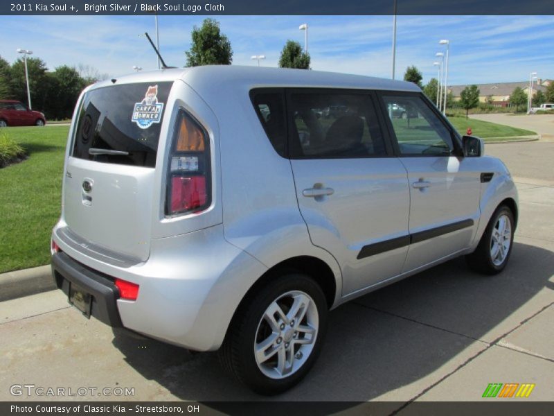 Bright Silver / Black Soul Logo Cloth 2011 Kia Soul +