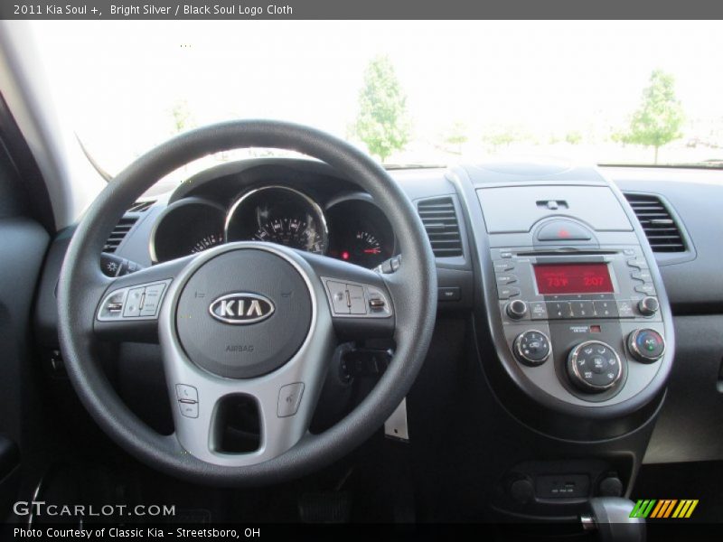 Bright Silver / Black Soul Logo Cloth 2011 Kia Soul +