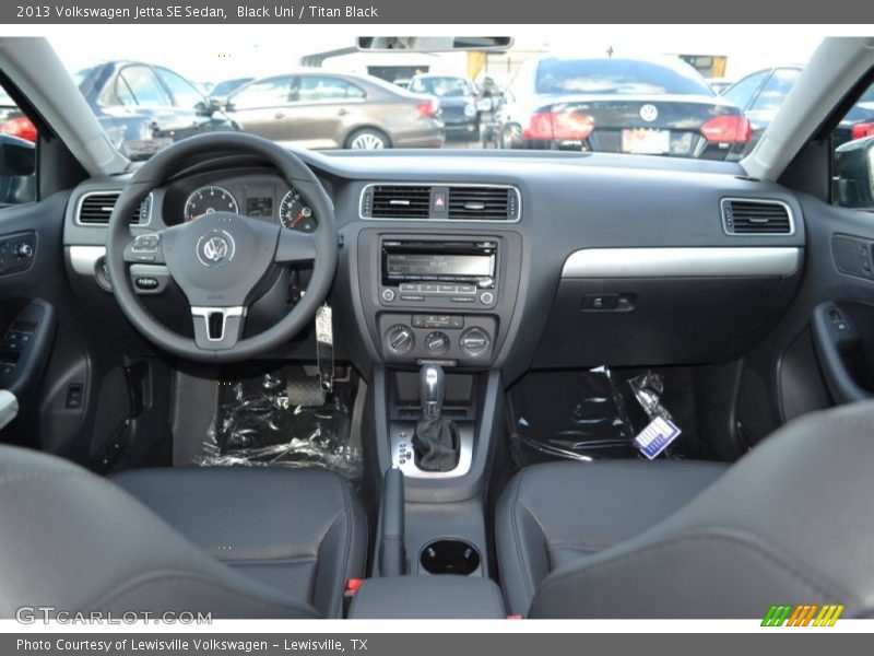 Black Uni / Titan Black 2013 Volkswagen Jetta SE Sedan