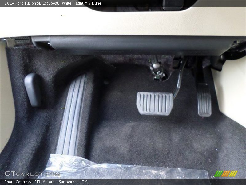 White Platinum / Dune 2014 Ford Fusion SE EcoBoost