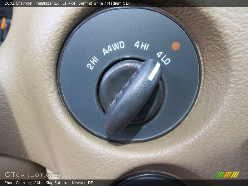 Summit White / Medium Oak 2002 Chevrolet TrailBlazer EXT LT 4x4