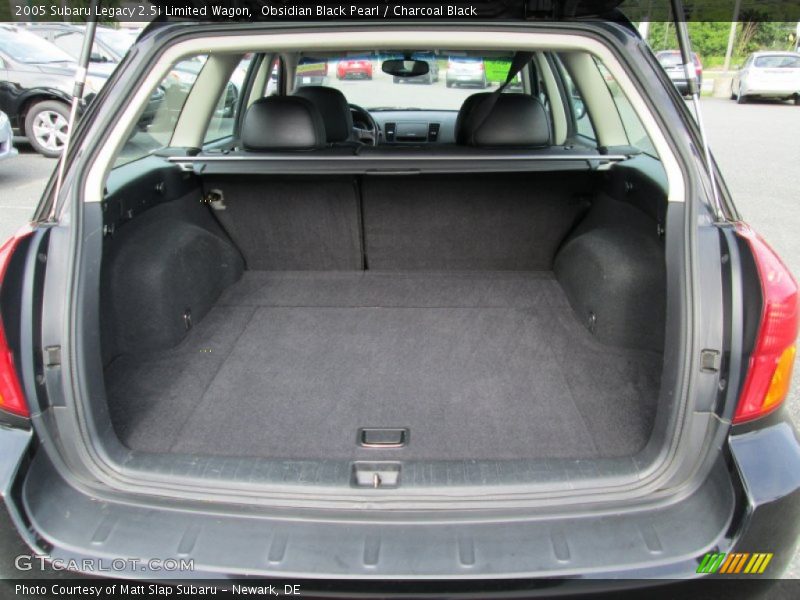  2005 Legacy 2.5i Limited Wagon Trunk