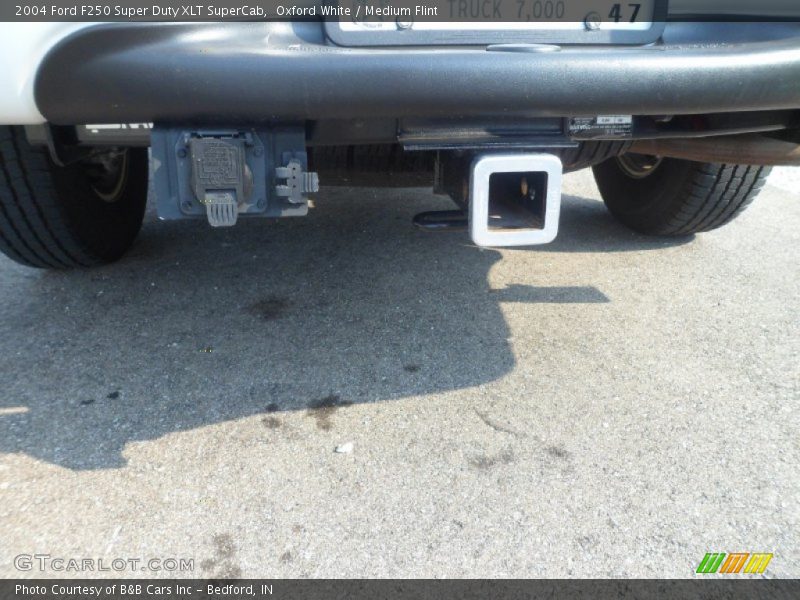 Oxford White / Medium Flint 2004 Ford F250 Super Duty XLT SuperCab