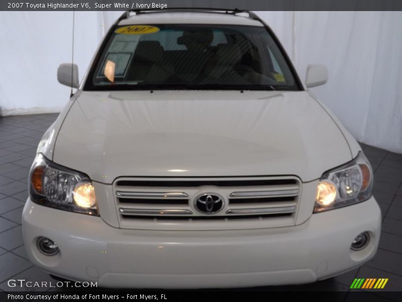 Super White / Ivory Beige 2007 Toyota Highlander V6
