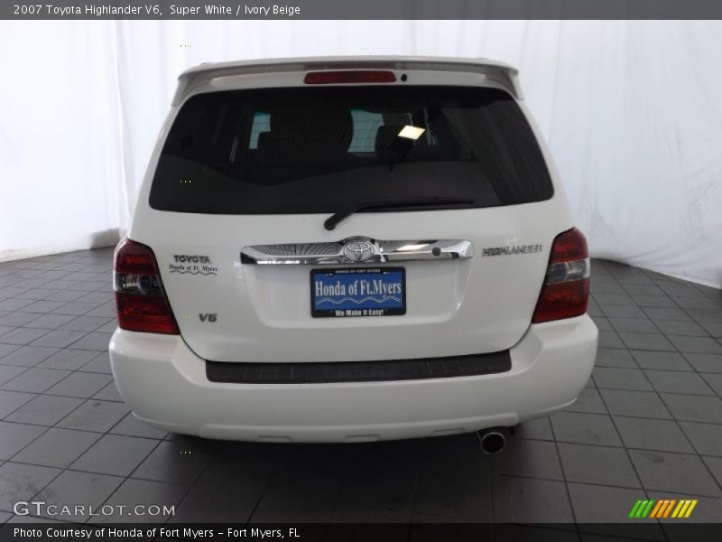 Super White / Ivory Beige 2007 Toyota Highlander V6