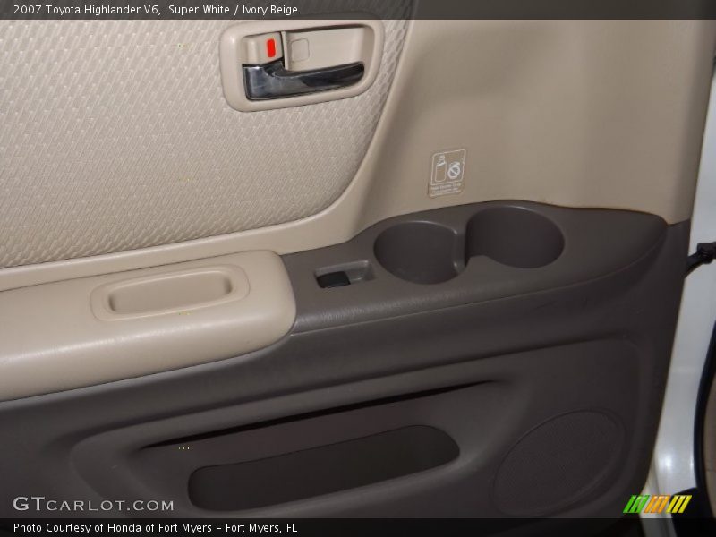 Super White / Ivory Beige 2007 Toyota Highlander V6