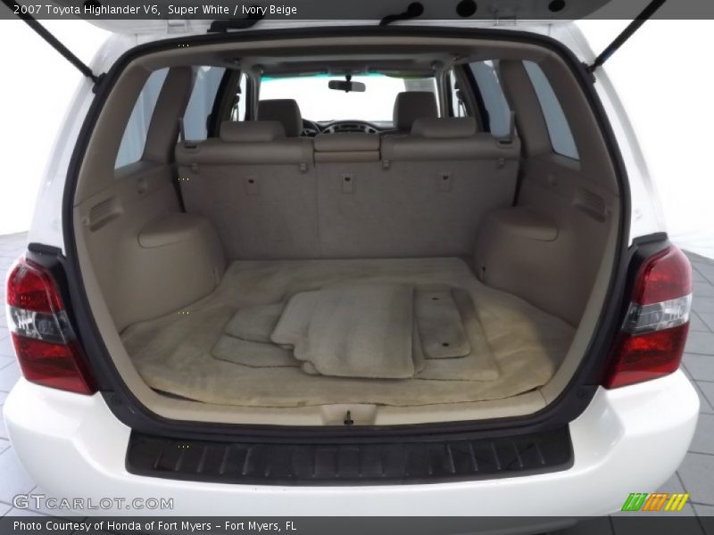 Super White / Ivory Beige 2007 Toyota Highlander V6