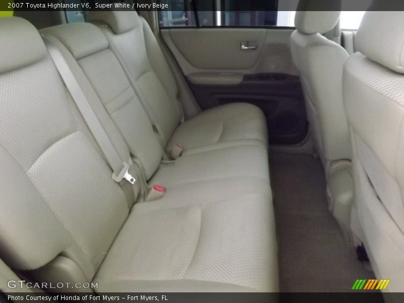 Super White / Ivory Beige 2007 Toyota Highlander V6