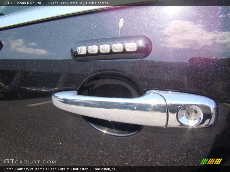 Tuxedo Black Metallic / Dark Charcoal 2010 Lincoln MKZ FWD