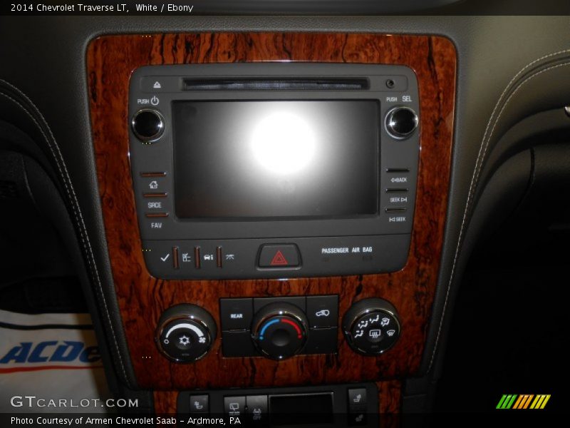 White / Ebony 2014 Chevrolet Traverse LT