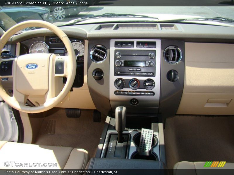 Oxford White / Stone 2009 Ford Expedition XLT