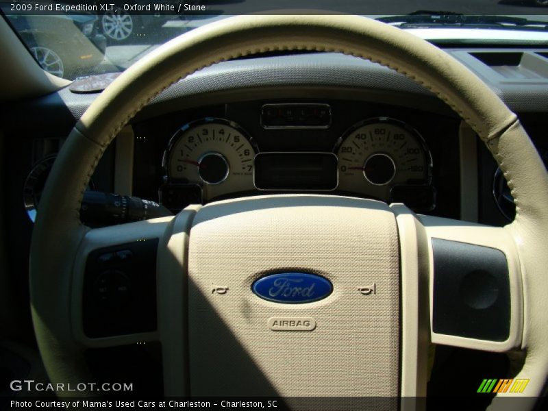 Oxford White / Stone 2009 Ford Expedition XLT
