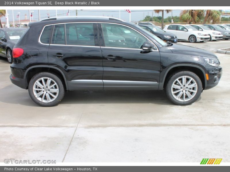 Deep Black Metallic / Black 2014 Volkswagen Tiguan SE