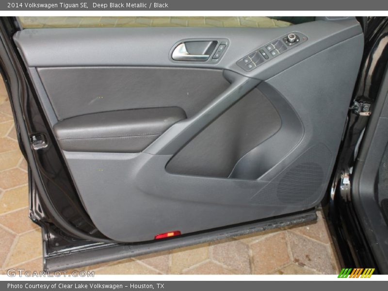 Deep Black Metallic / Black 2014 Volkswagen Tiguan SE