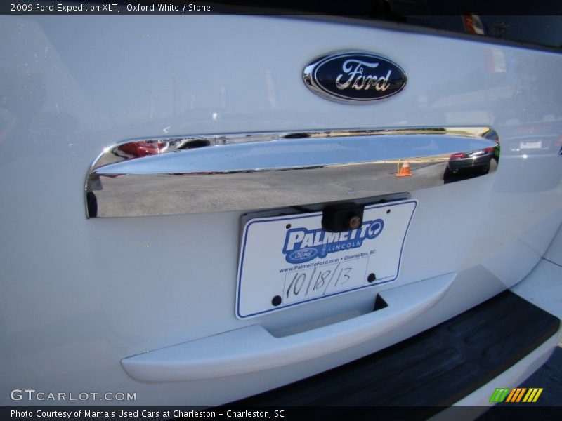 Oxford White / Stone 2009 Ford Expedition XLT