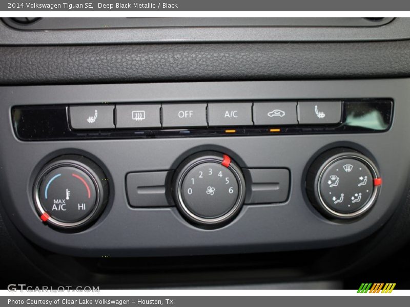 Deep Black Metallic / Black 2014 Volkswagen Tiguan SE