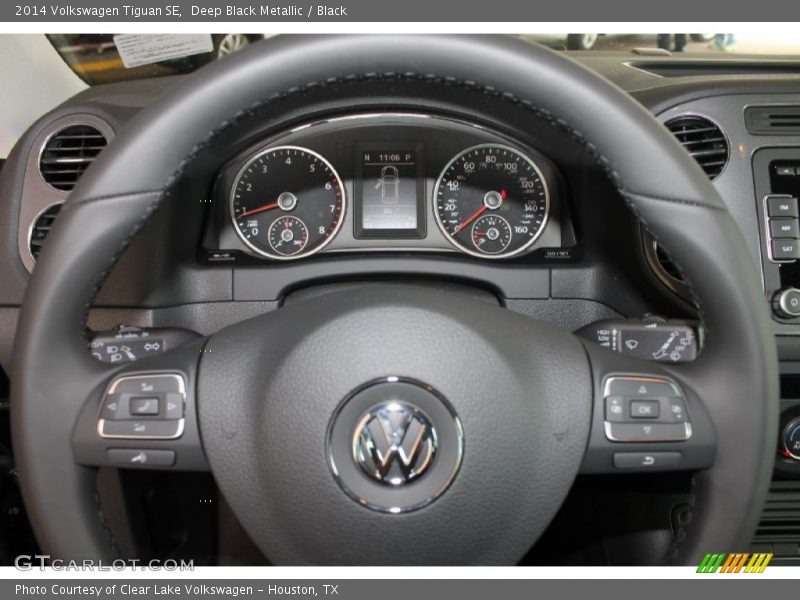 Deep Black Metallic / Black 2014 Volkswagen Tiguan SE