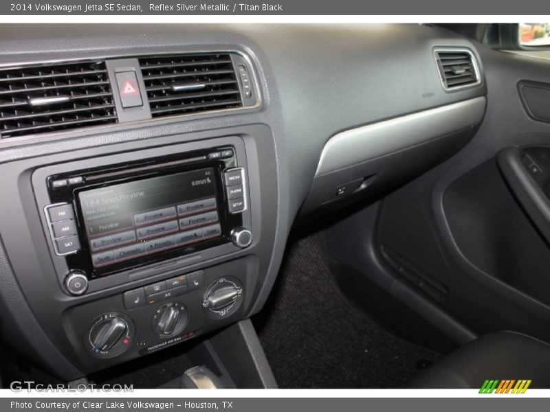 Reflex Silver Metallic / Titan Black 2014 Volkswagen Jetta SE Sedan