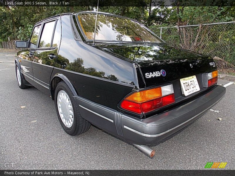 Black / Tan 1991 Saab 900 S Sedan