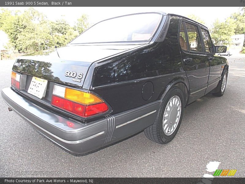 Black / Tan 1991 Saab 900 S Sedan