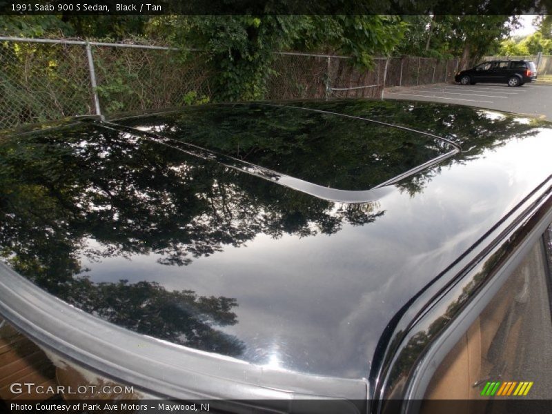Black / Tan 1991 Saab 900 S Sedan