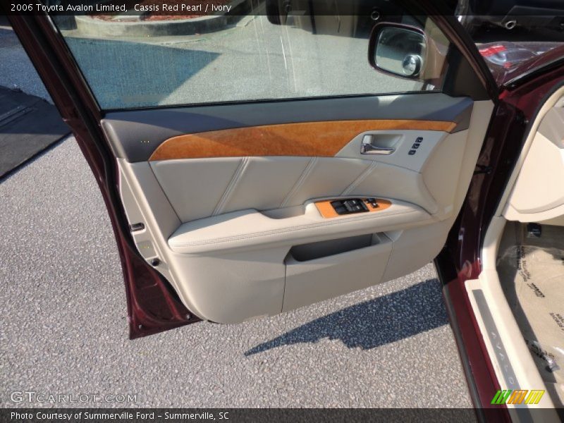 Cassis Red Pearl / Ivory 2006 Toyota Avalon Limited