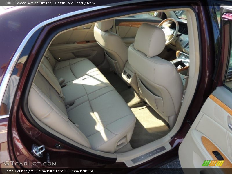 Cassis Red Pearl / Ivory 2006 Toyota Avalon Limited