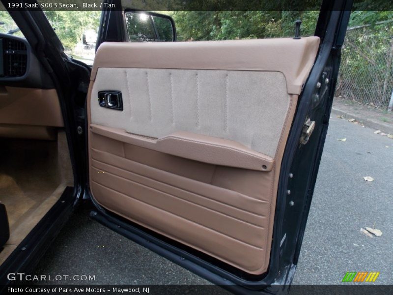 Door Panel of 1991 900 S Sedan