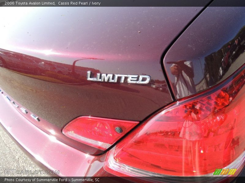 Cassis Red Pearl / Ivory 2006 Toyota Avalon Limited