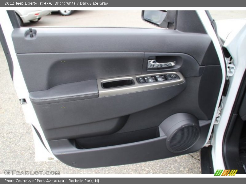 Bright White / Dark Slate Gray 2012 Jeep Liberty Jet 4x4