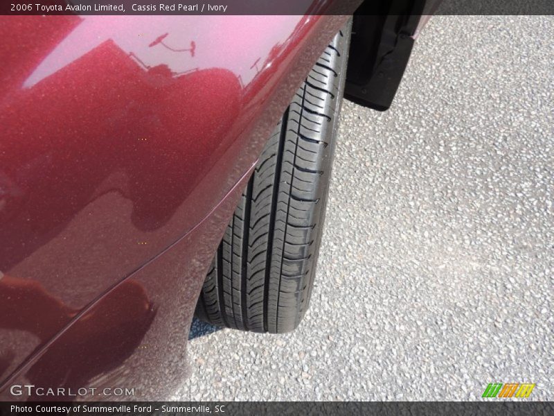 Cassis Red Pearl / Ivory 2006 Toyota Avalon Limited