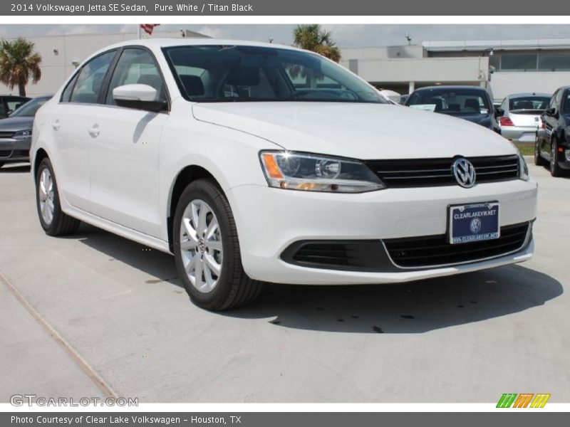 Pure White / Titan Black 2014 Volkswagen Jetta SE Sedan