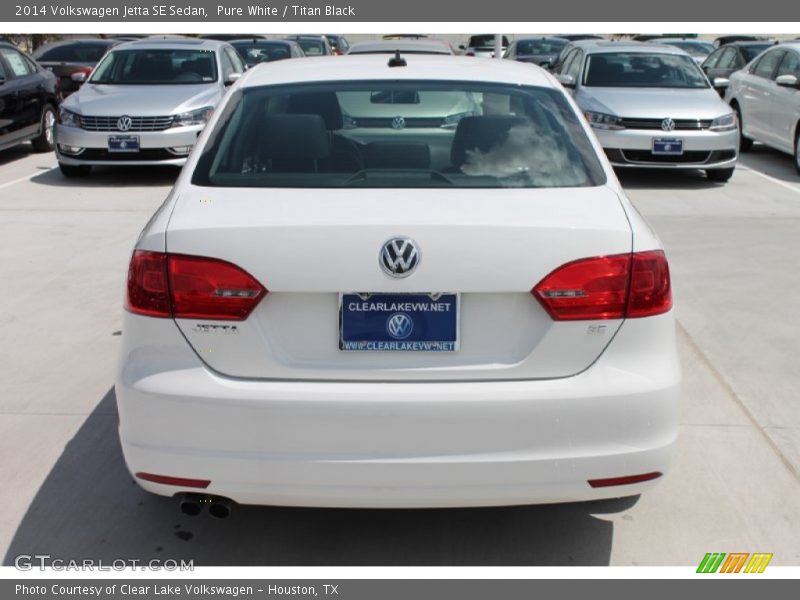 Pure White / Titan Black 2014 Volkswagen Jetta SE Sedan