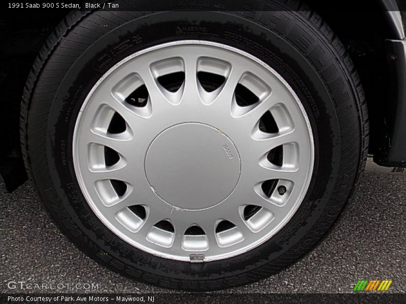  1991 900 S Sedan Wheel